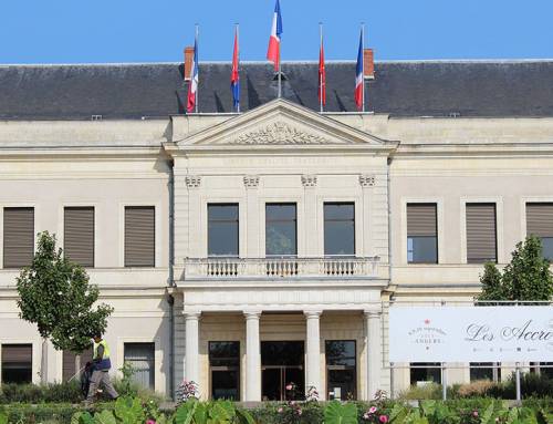 Gestión de estores del Ayuntamiento de Angers